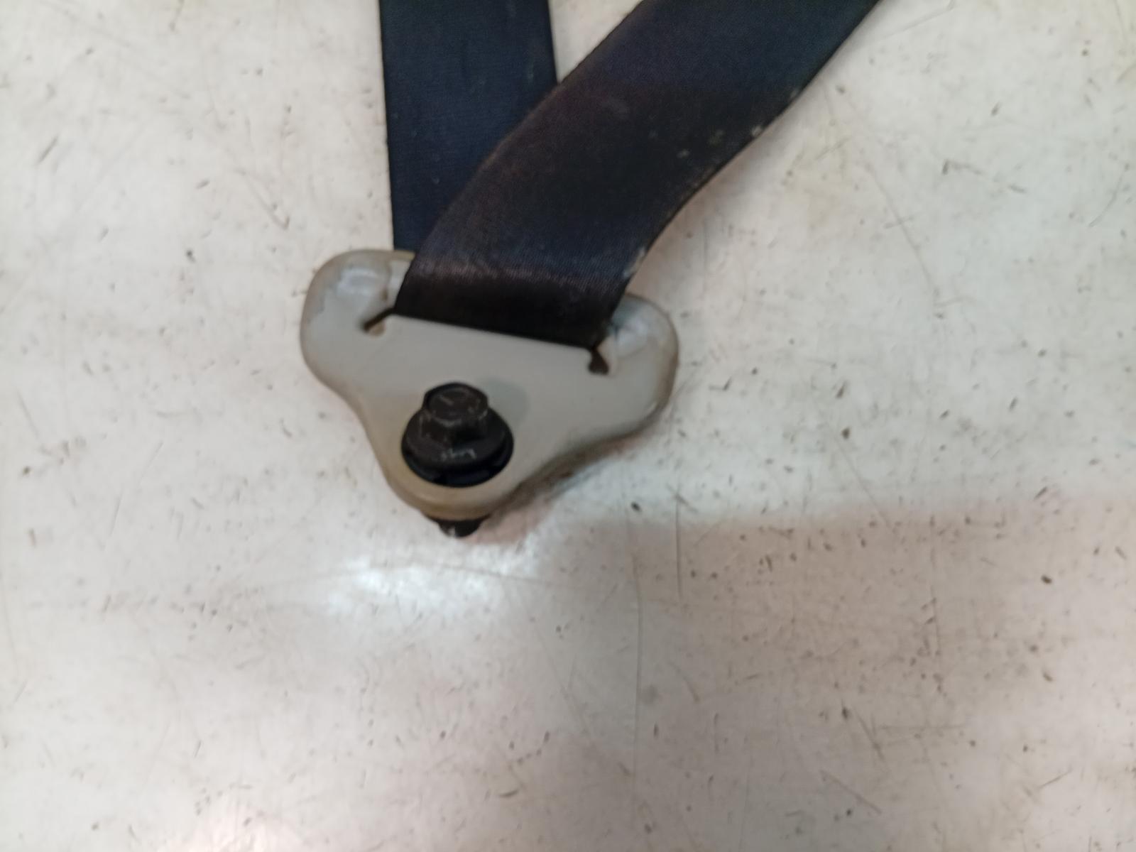 Seat_Belt_Stalk
