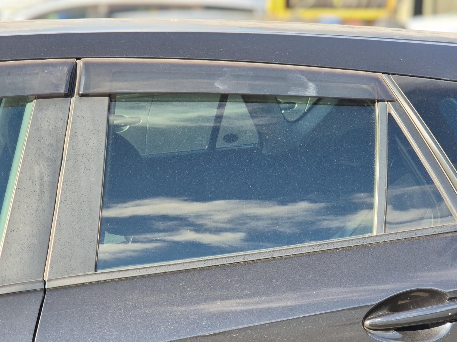 Left_Rear_Door_Window