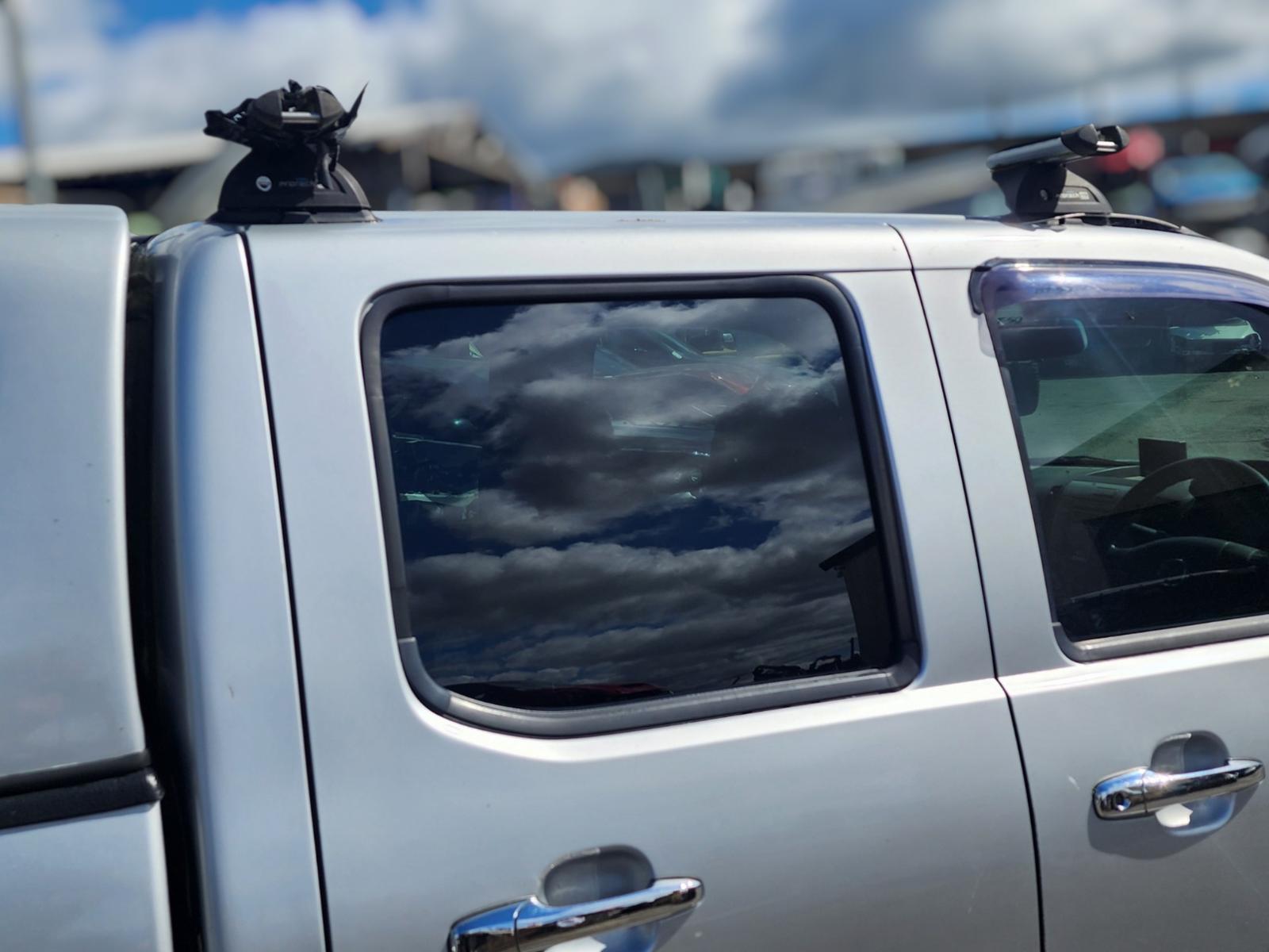 Right_Rear_Door_Window