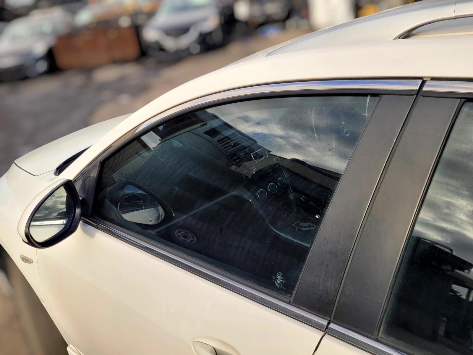 Left_Front_Door_Window