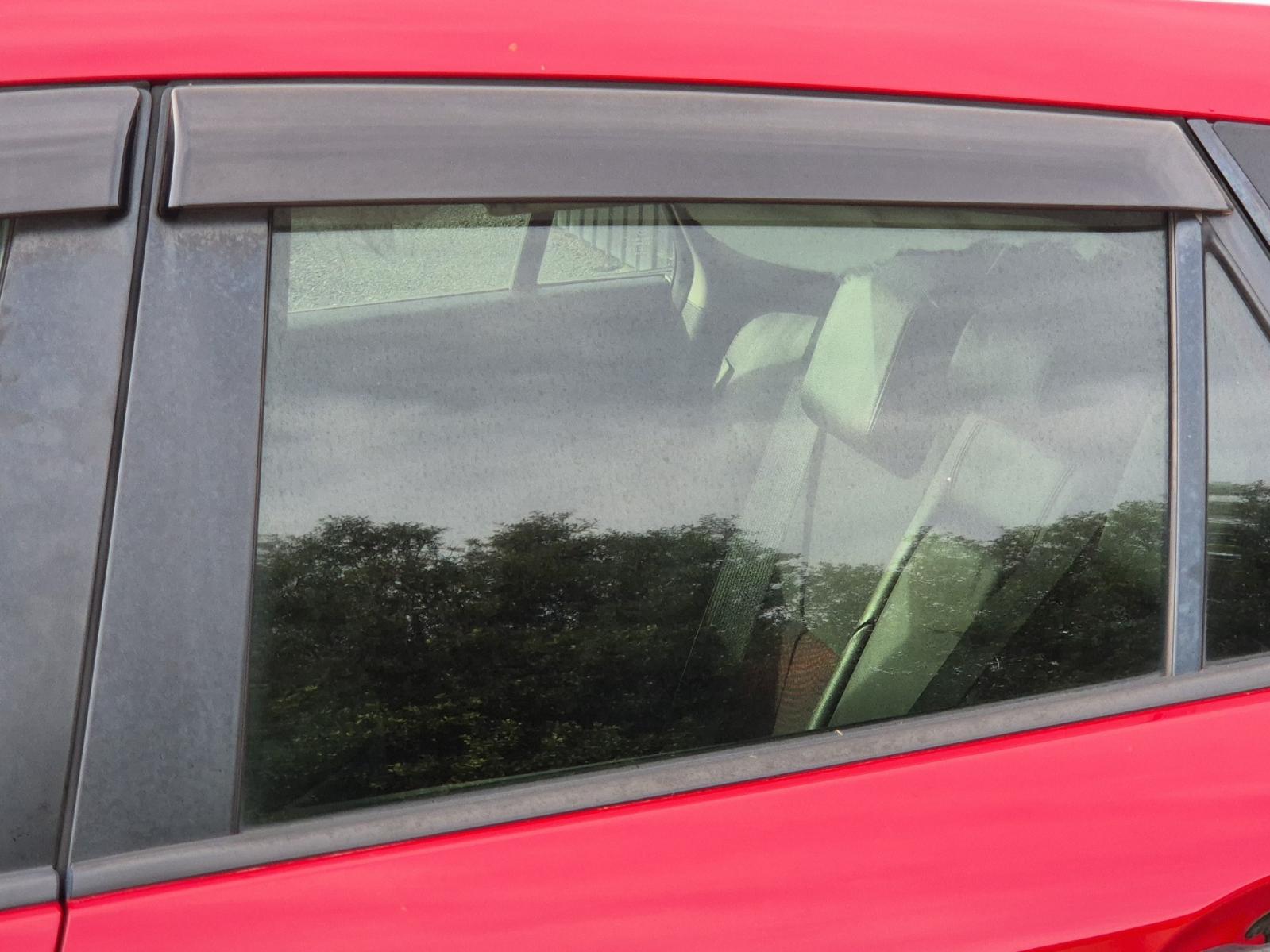 Left_Rear_Door_Window