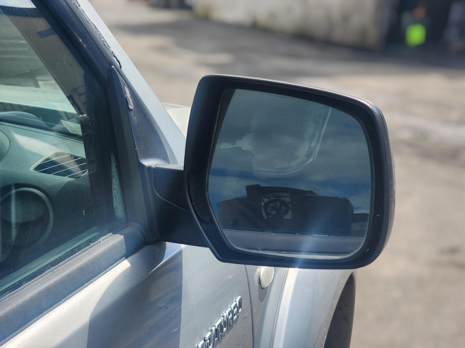 Right_Door_Mirror