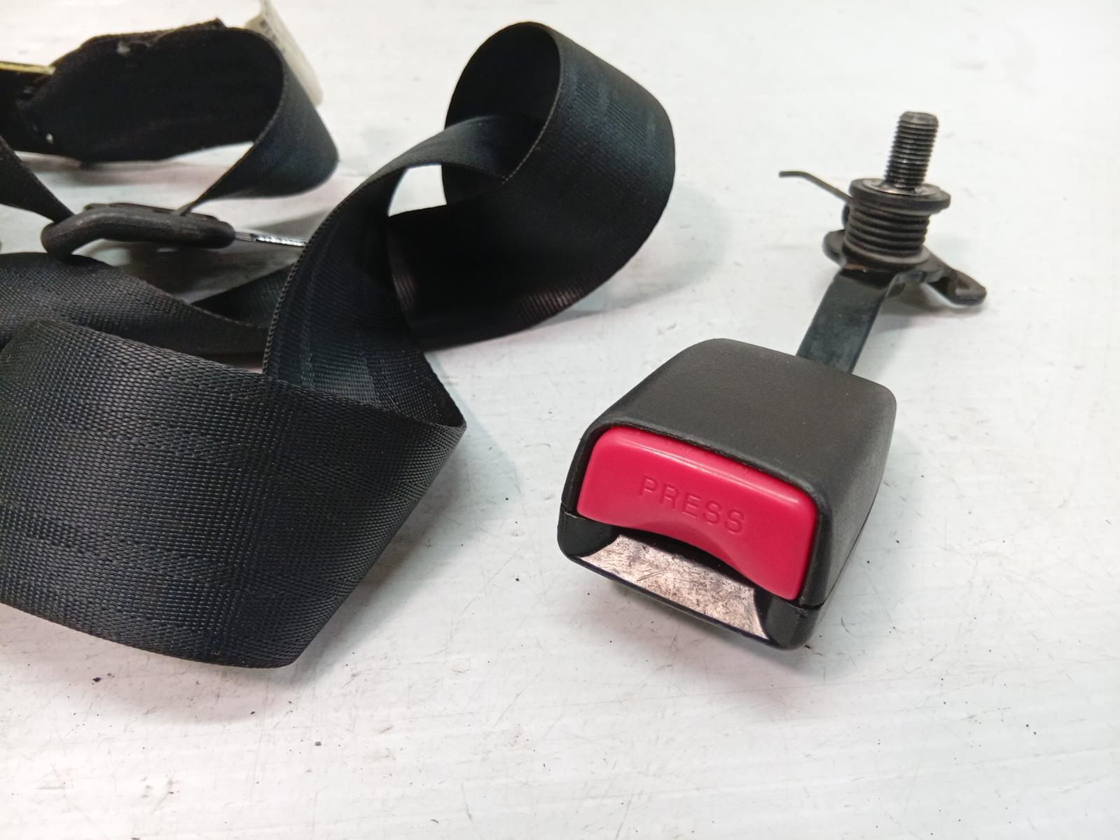 Seat_Belt_Stalk