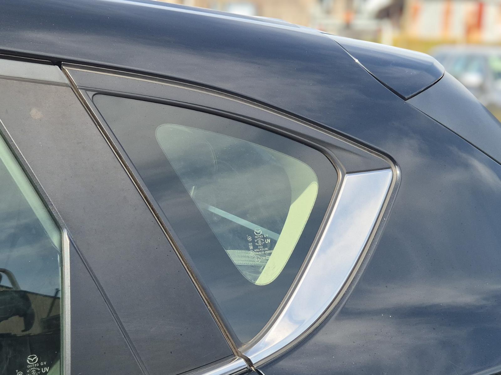 Left_Rear_Side_Glass