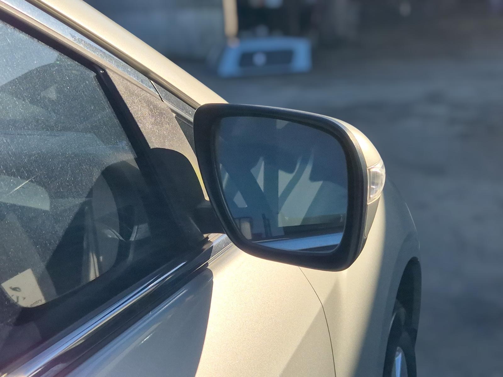 Right_Door_Mirror