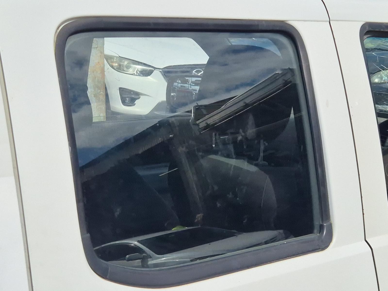 Right_Rear_Door_Window