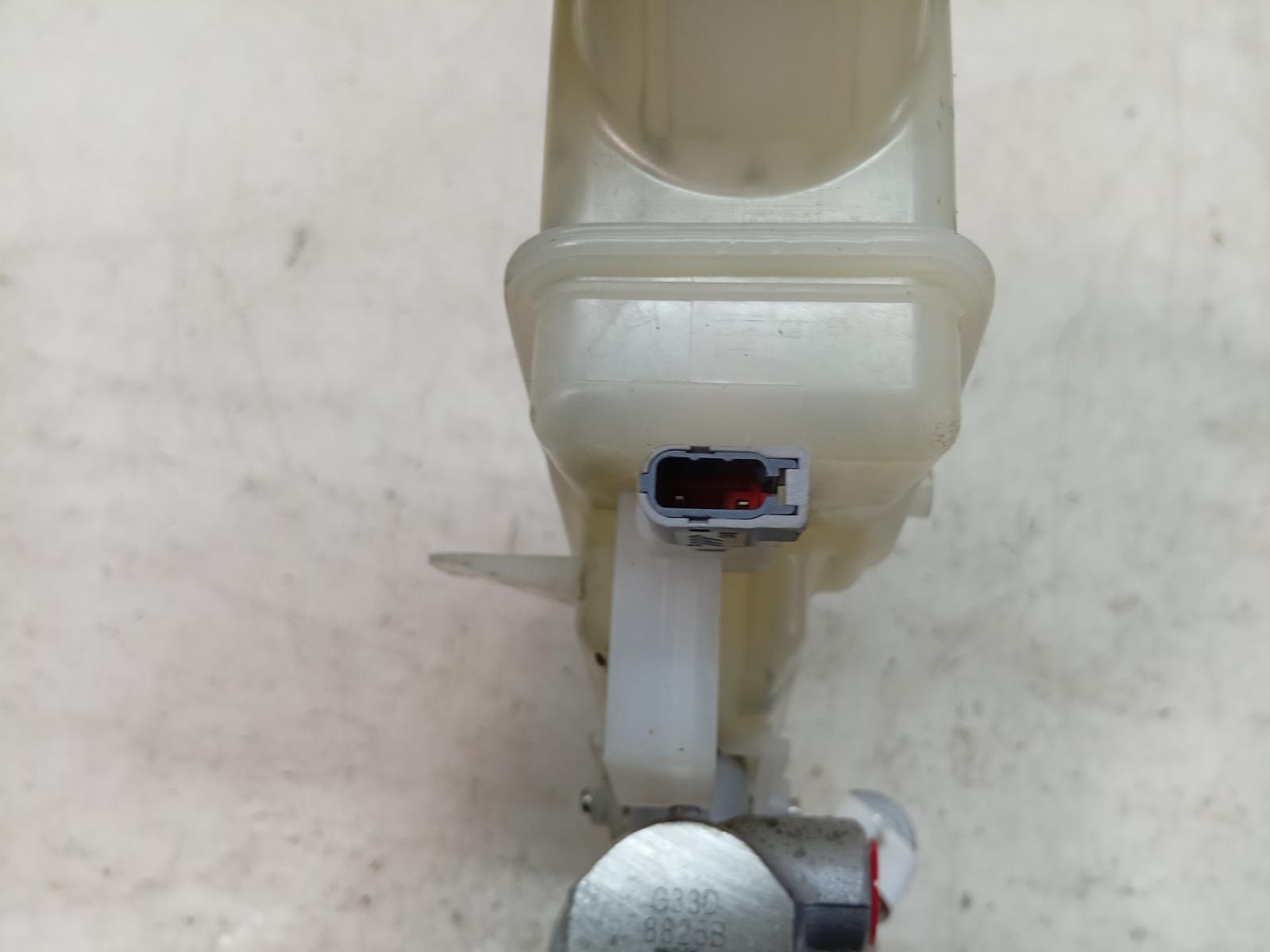 Master_Cylinder