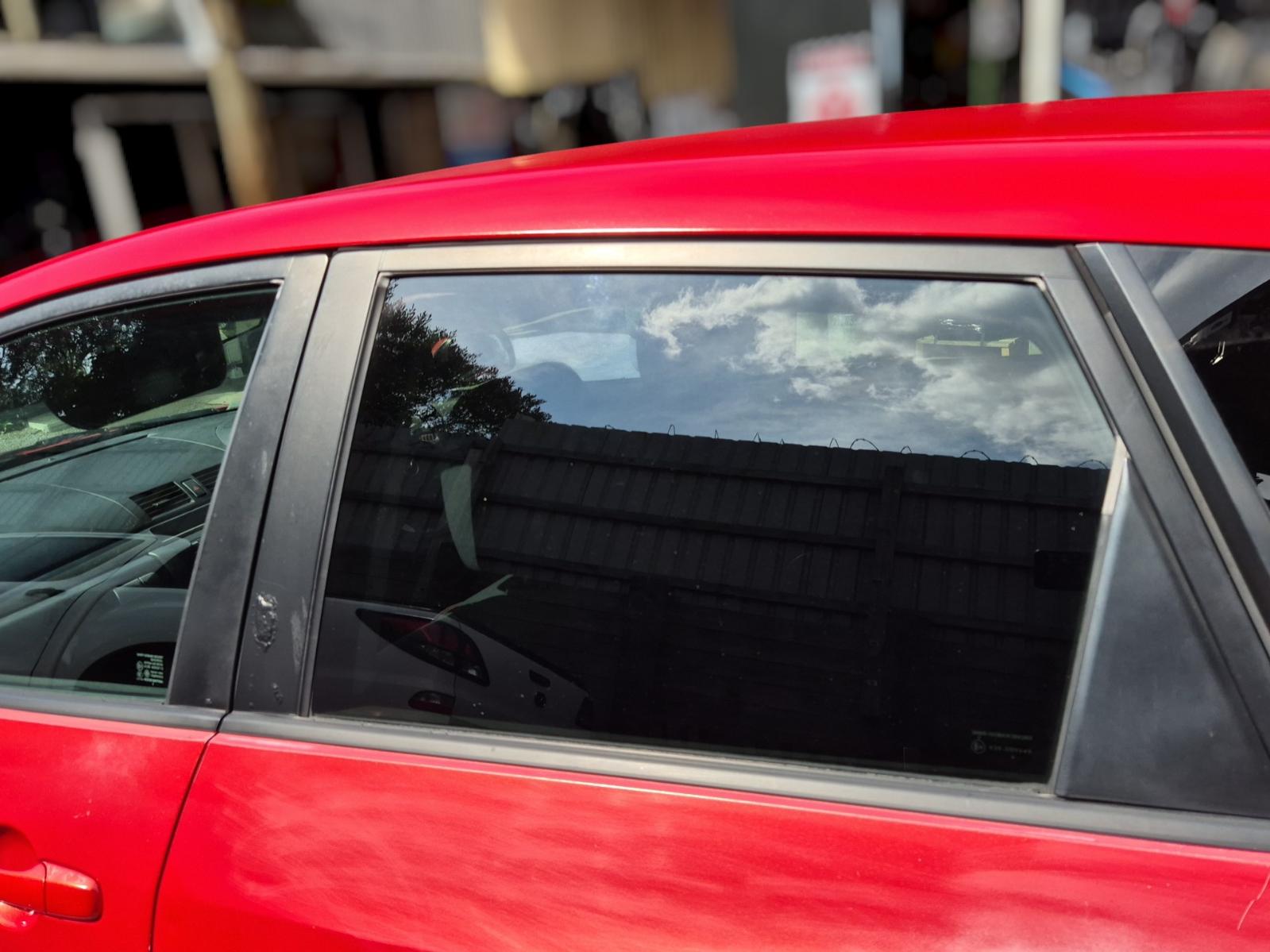 Left_Rear_Door_Window