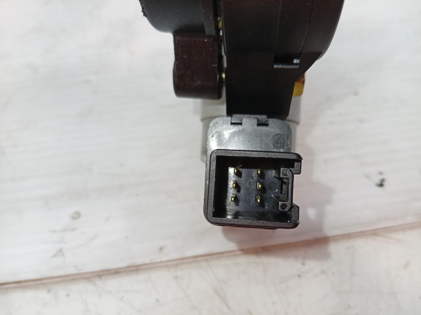 Right_Front_Window_Reg_Motor