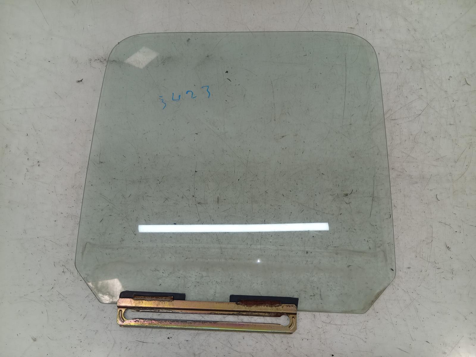 Right_Rear_Door_Window