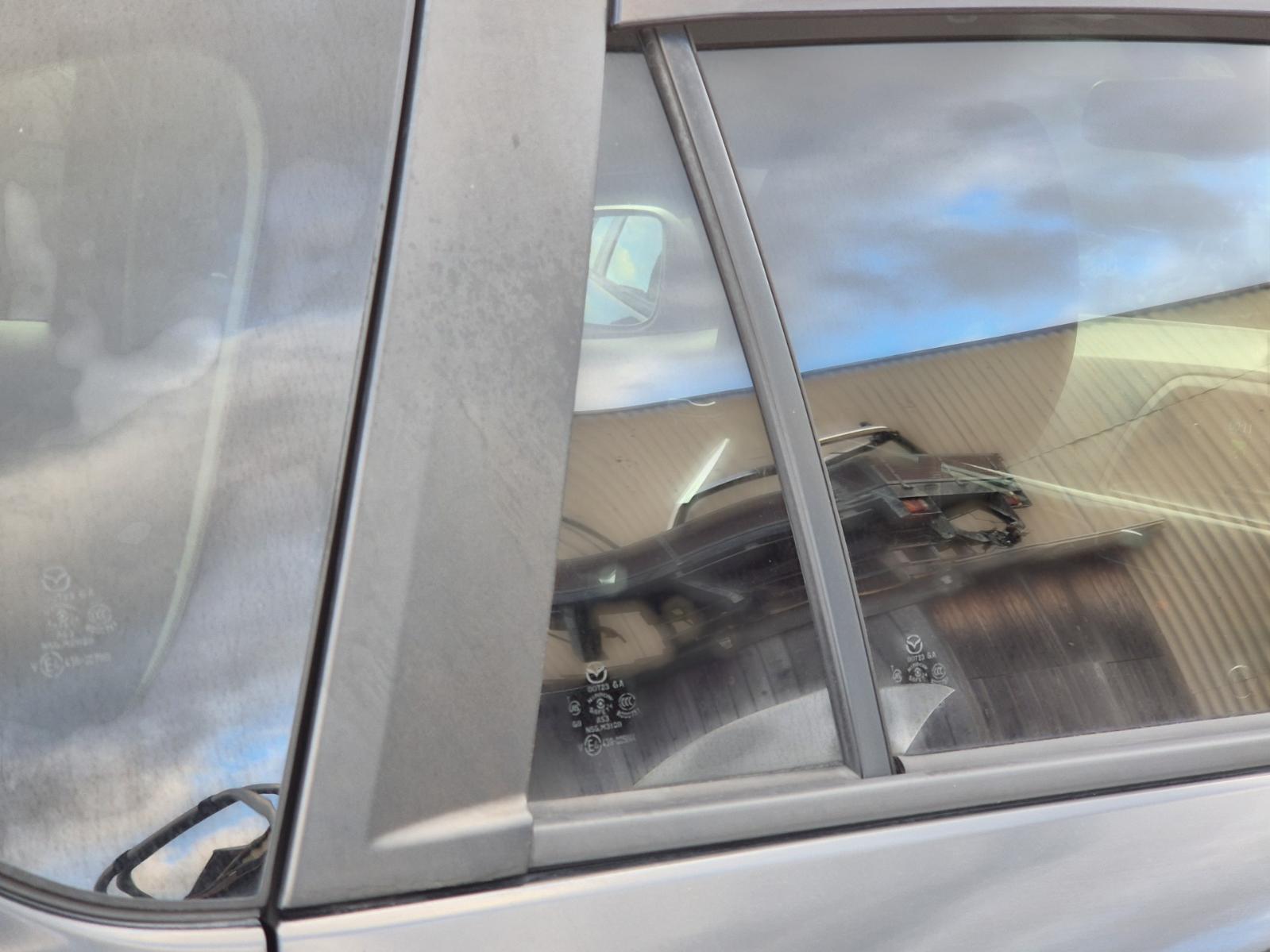 Right_Rear_1q_Door_Glass