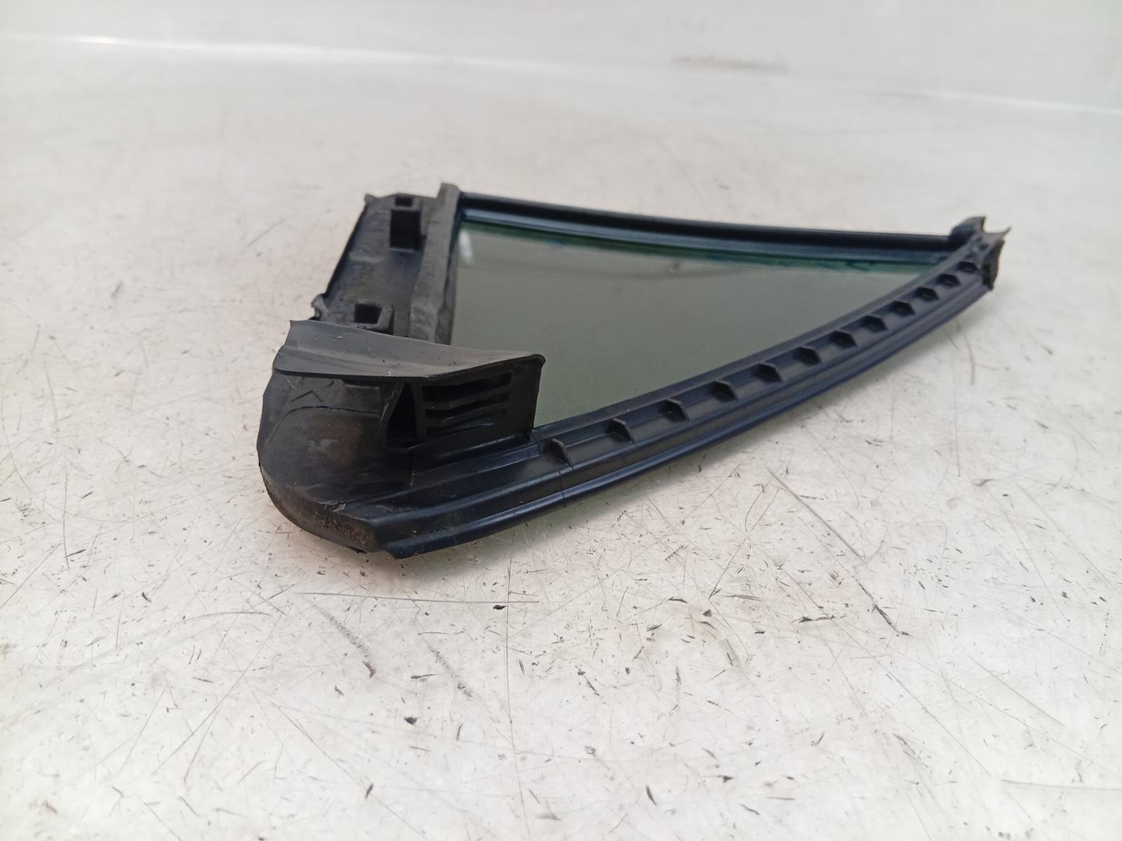 Right_Rear_1q_Door_Glass