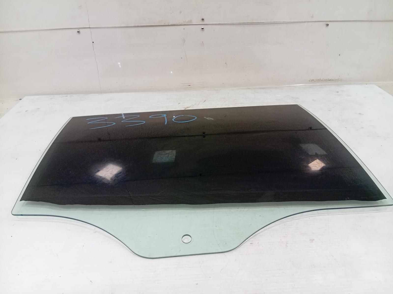 Right_Rear_Door_Window