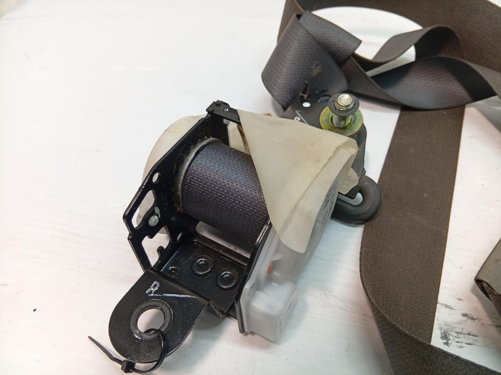 Seat_Belt_Stalk