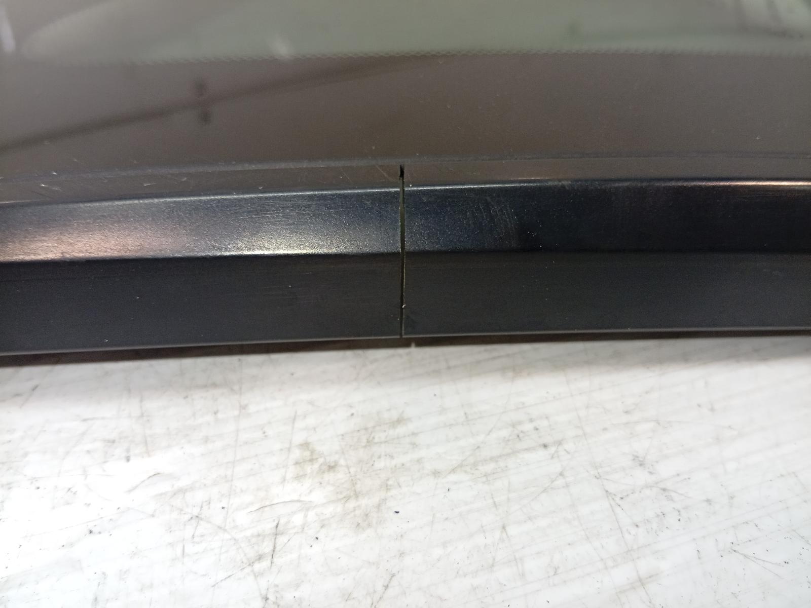 Left_Rear_Side_Glass