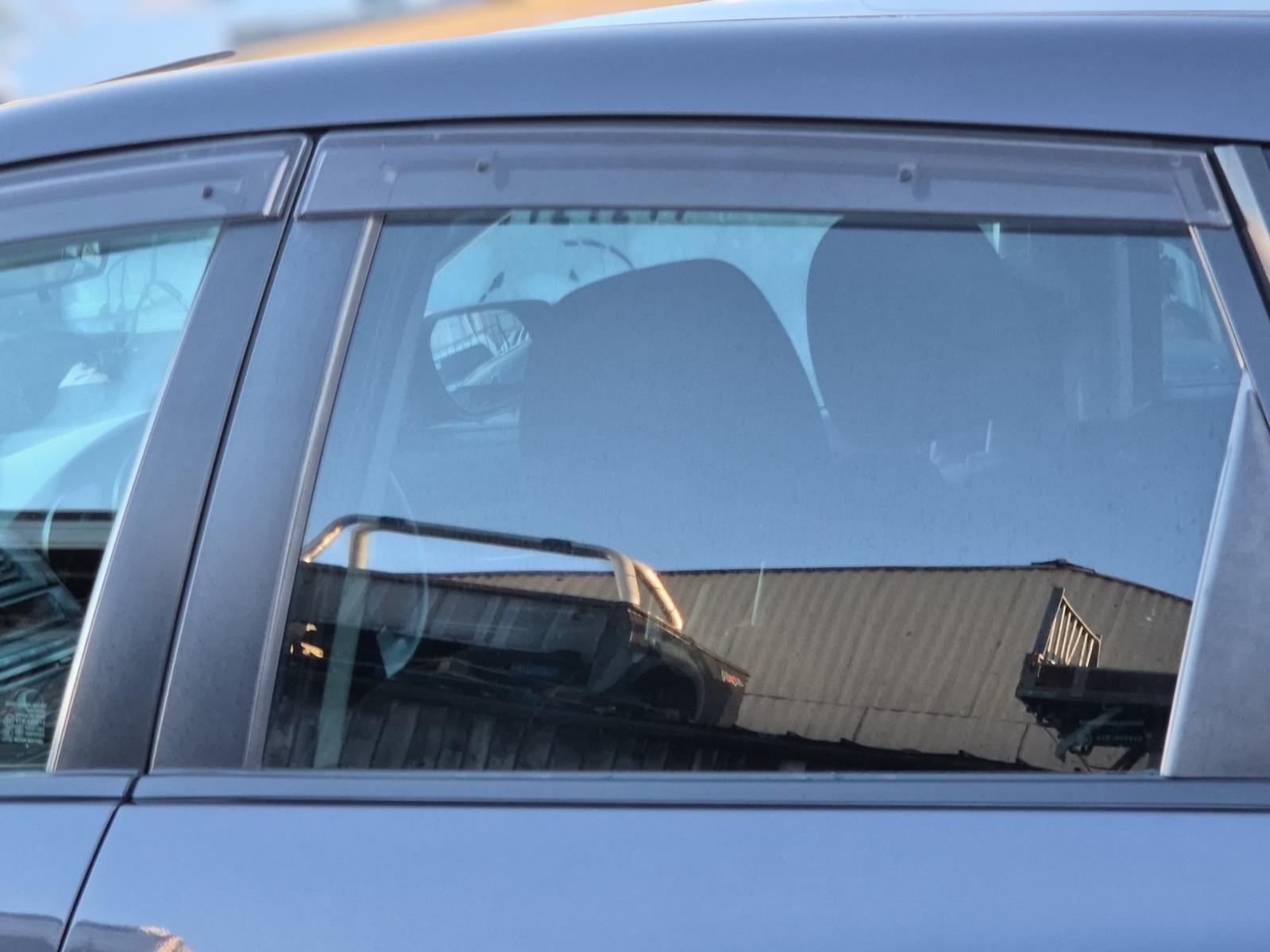 Left_Rear_Door_Window