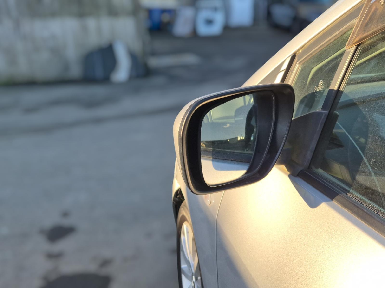 Right_Door_Mirror