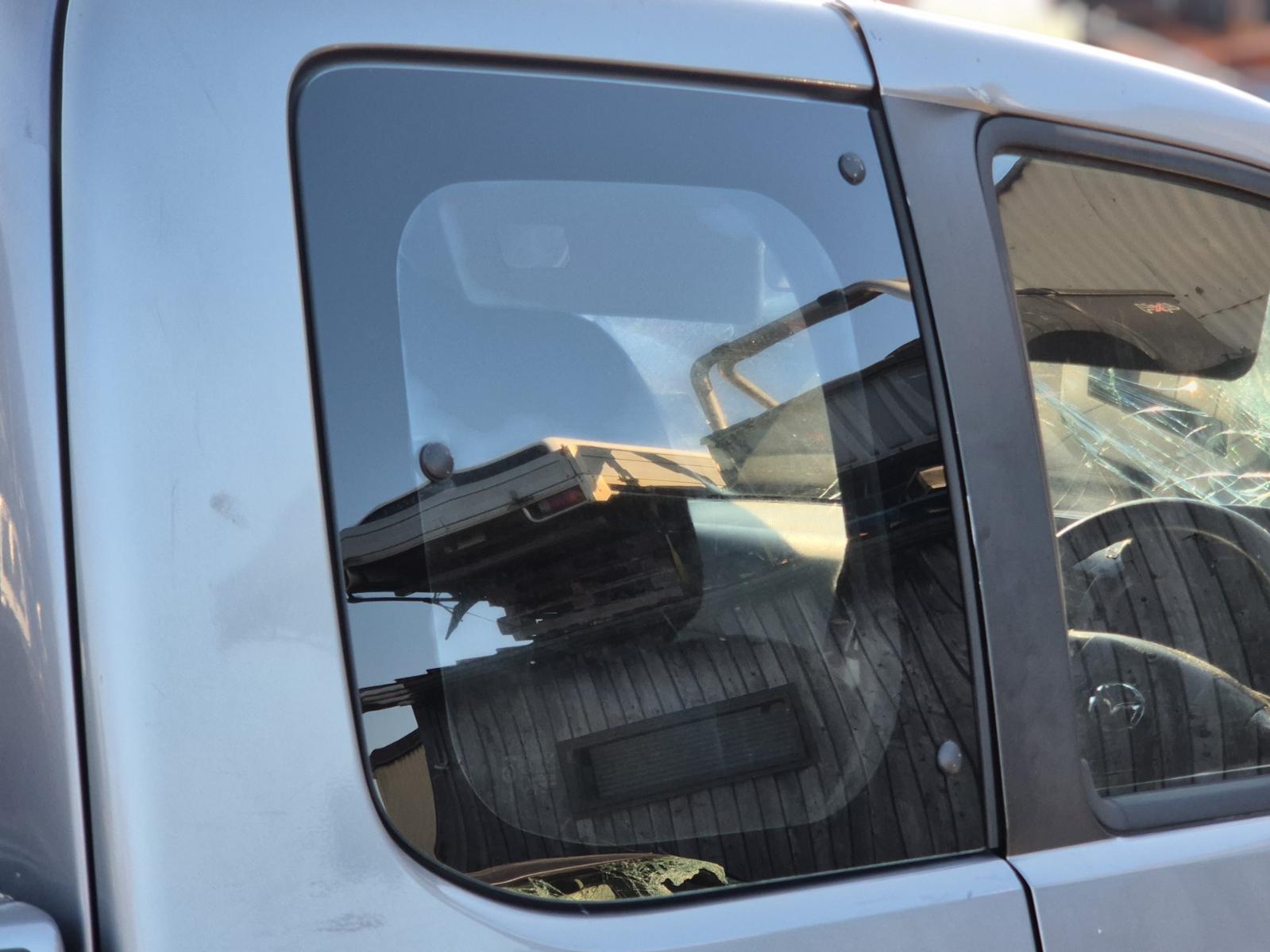Right_Rear_Door_Window