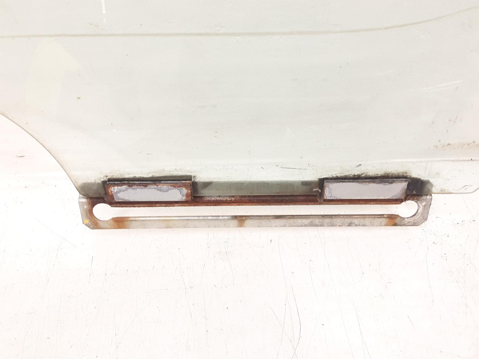 Right_Rear_Door_Window