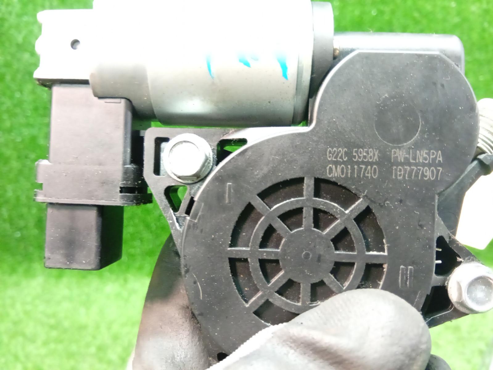 Right Rear Wnd Reg Motor