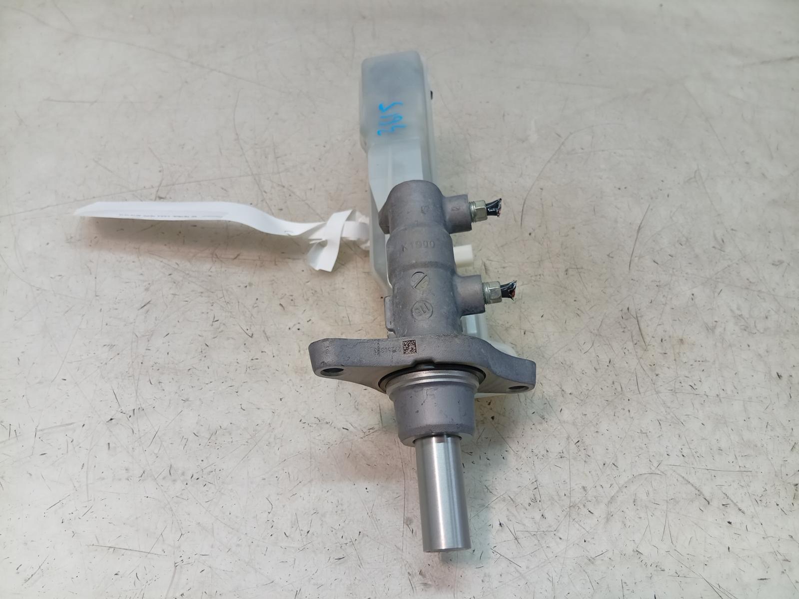 Master_Cylinder