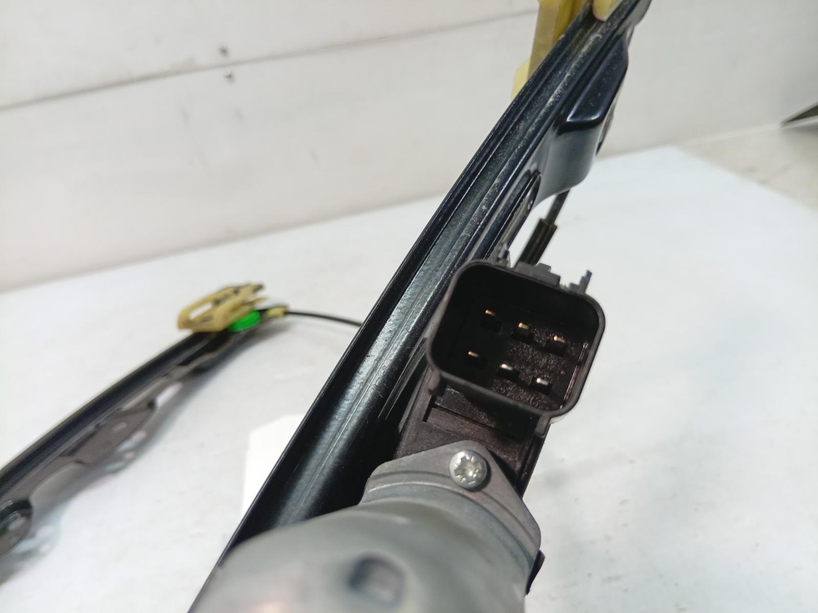 Right_Front_Window_Reg_Motor