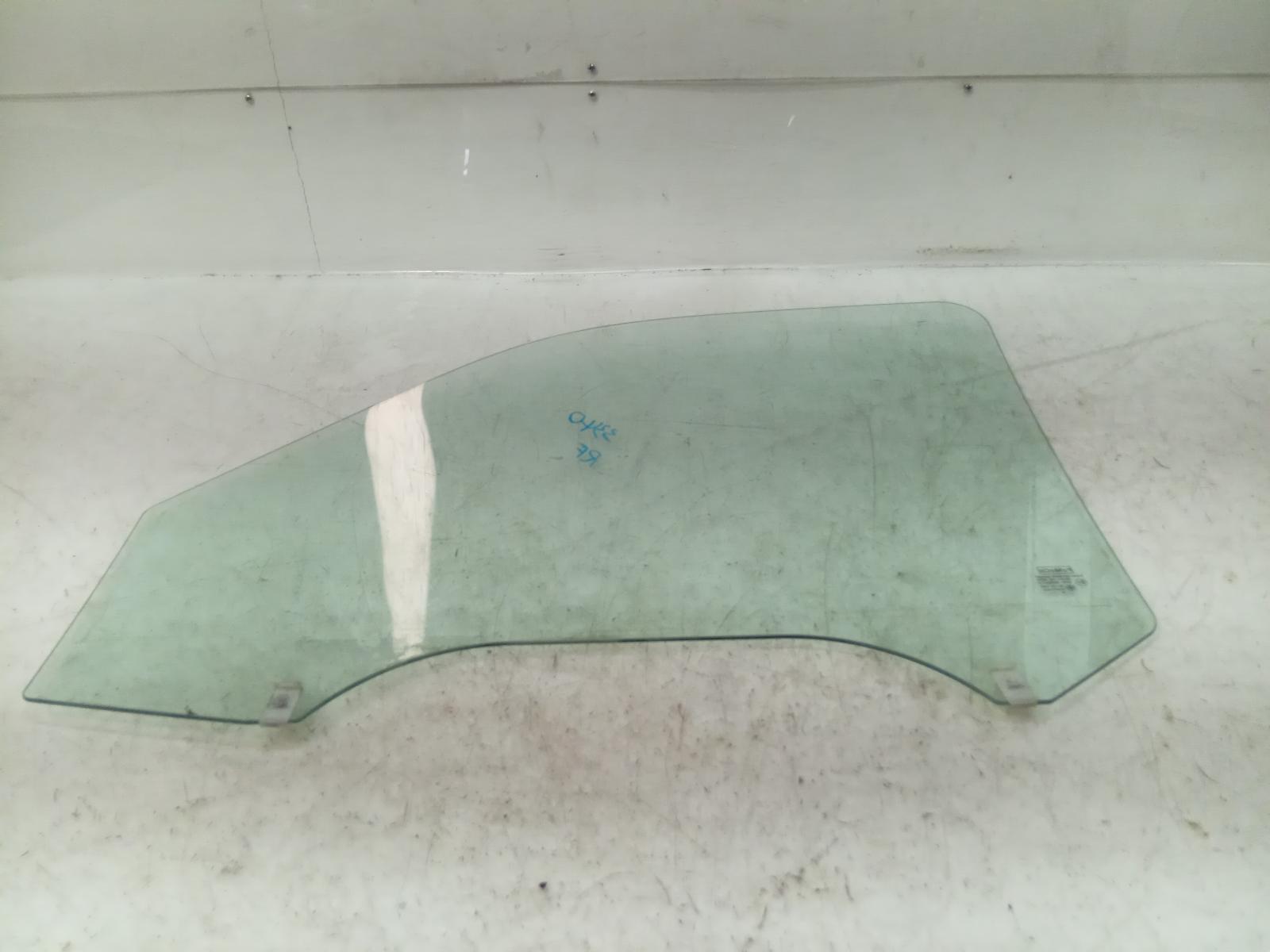 Right_Front_Door_Window