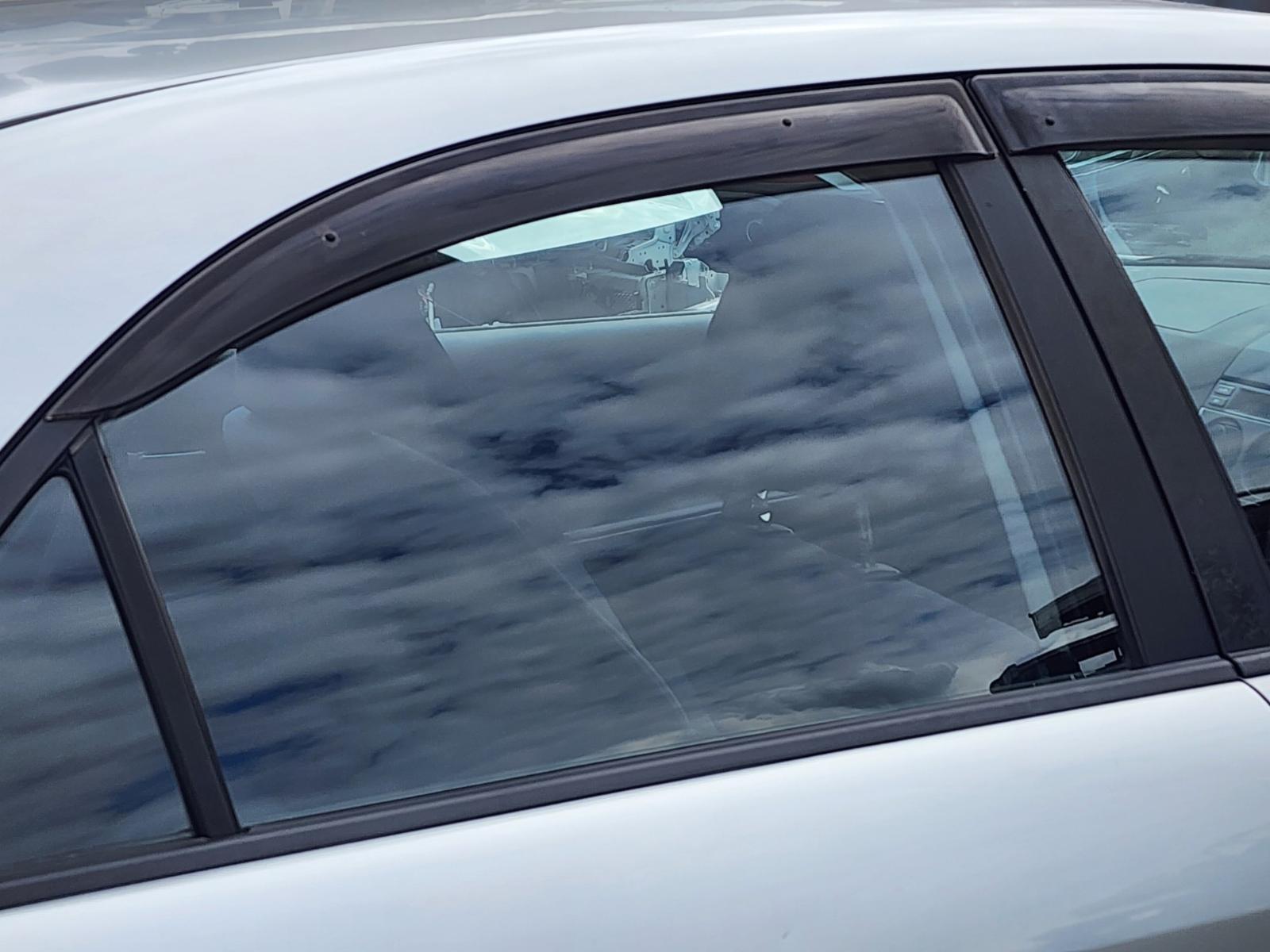 Right_Rear_Door_Window