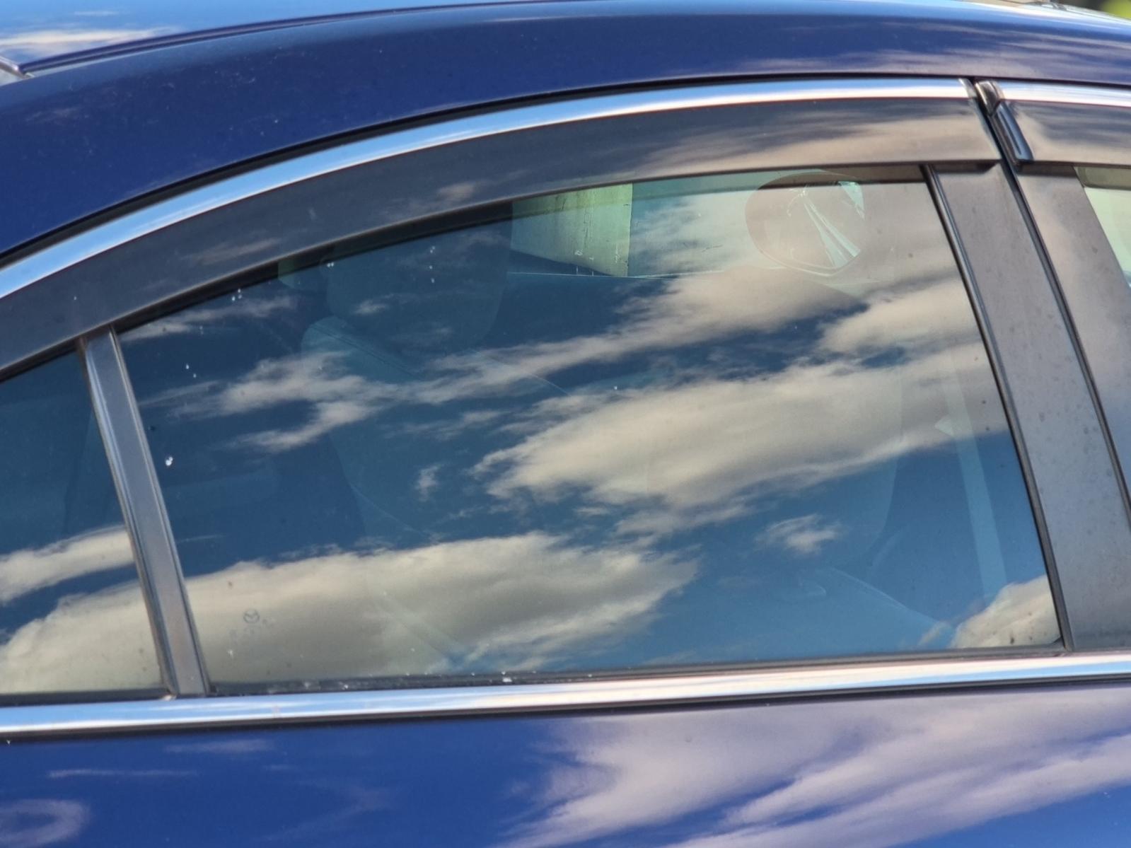 Right_Rear_Door_Window