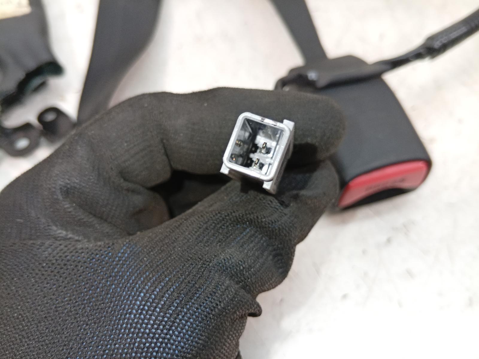 Seat_Belt_Stalk