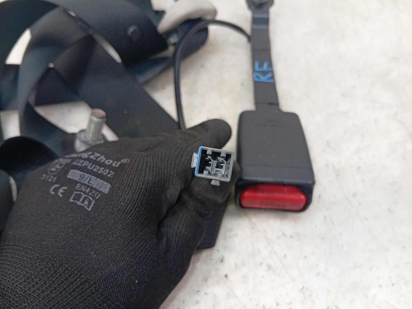 Seat_Belt_Stalk