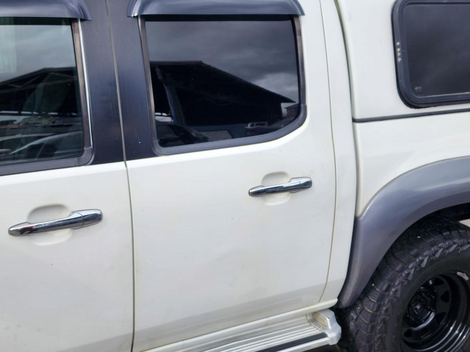 Left Rear Door Sliding