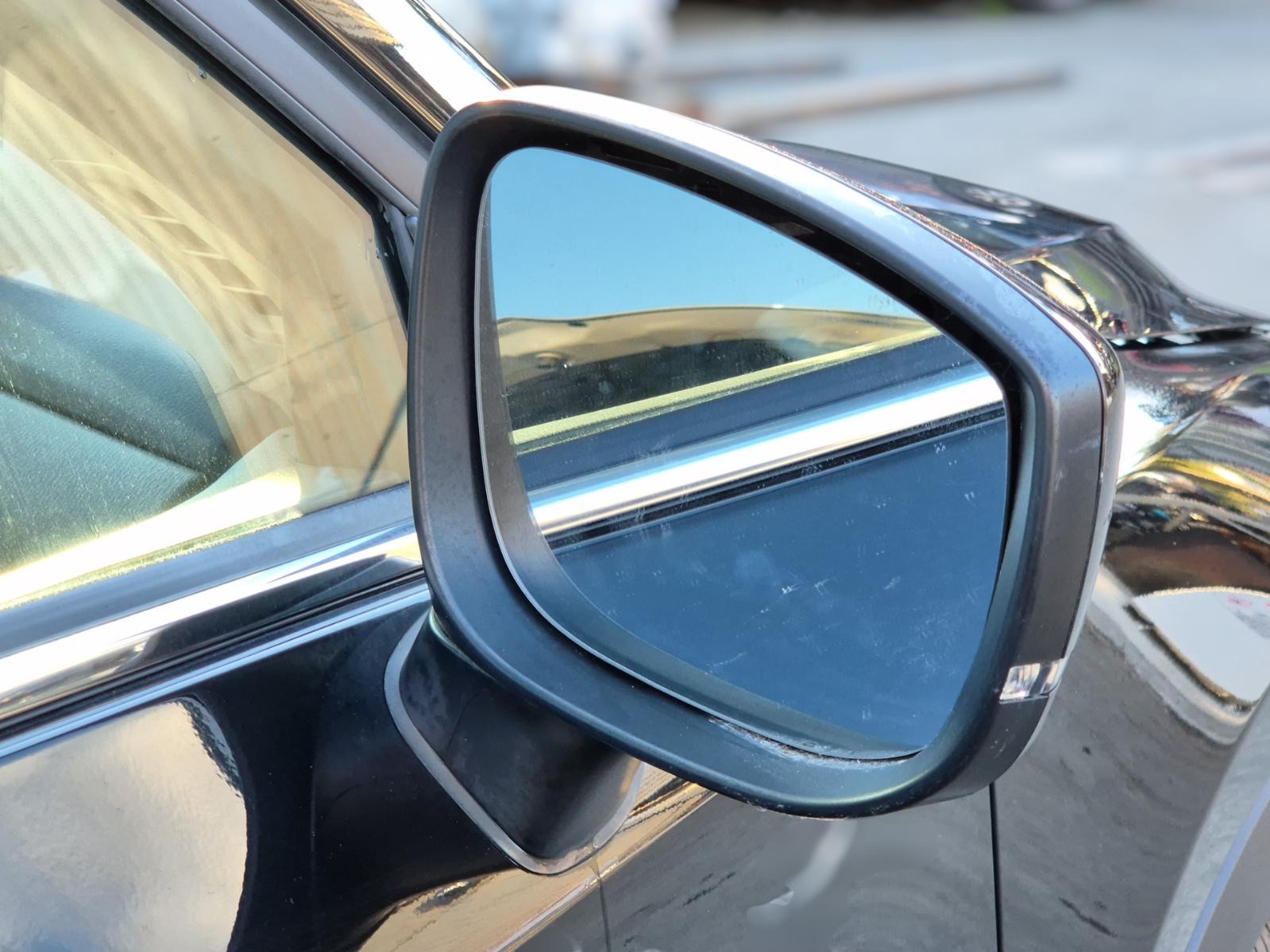 Right_Door_Mirror