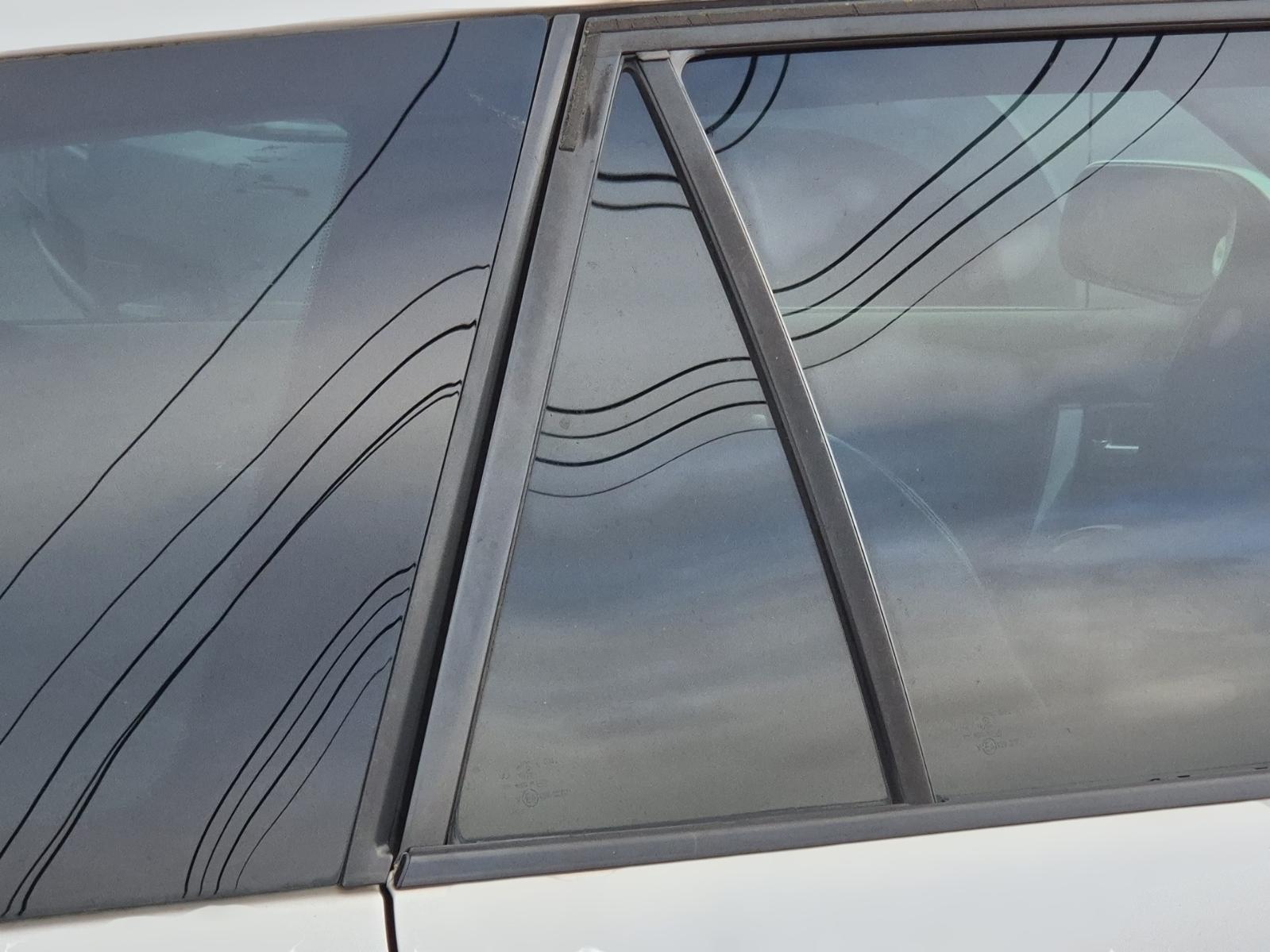 Right_Rear_1q_Door_Glass