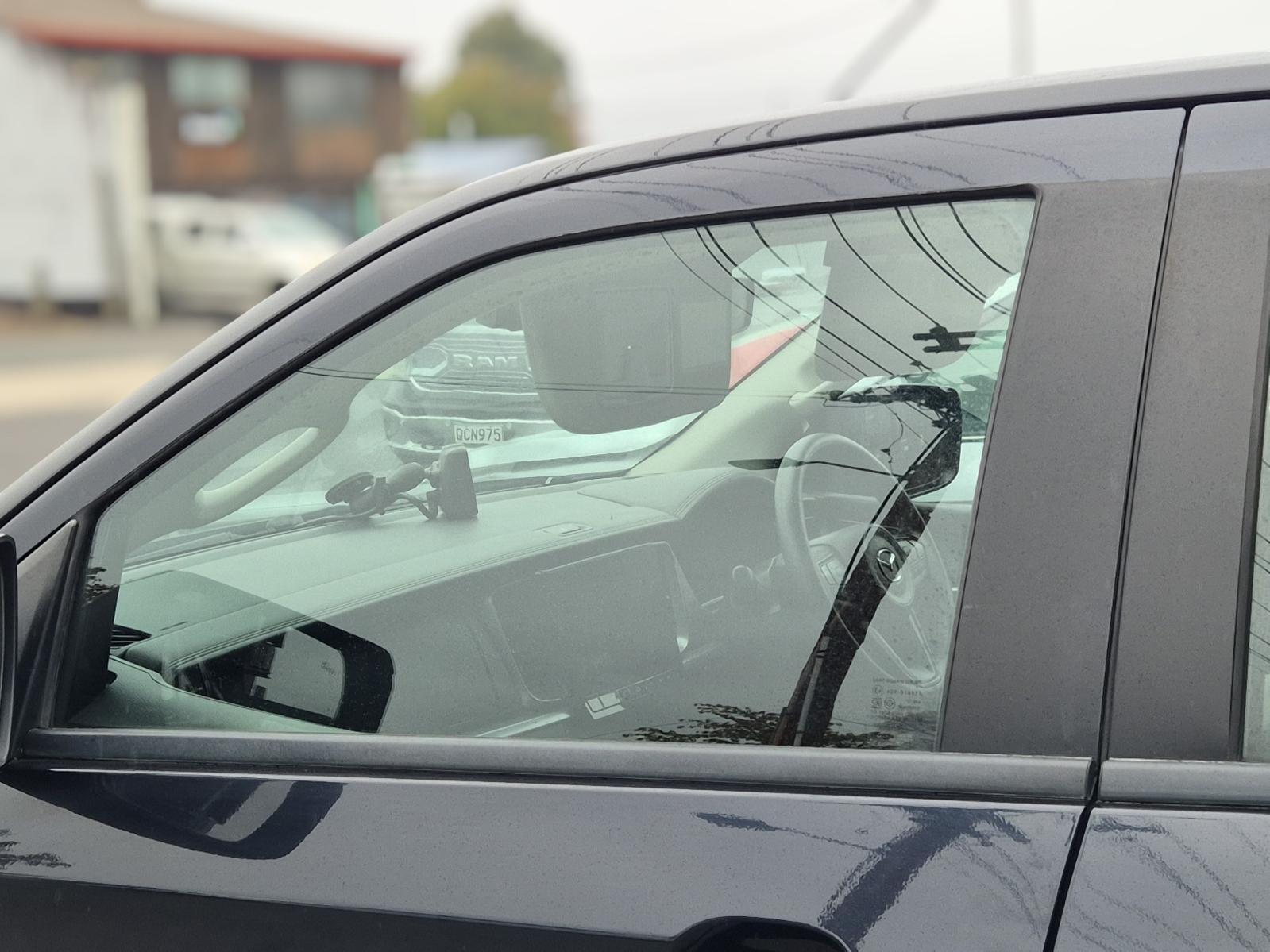 Left_Front_Door_Window