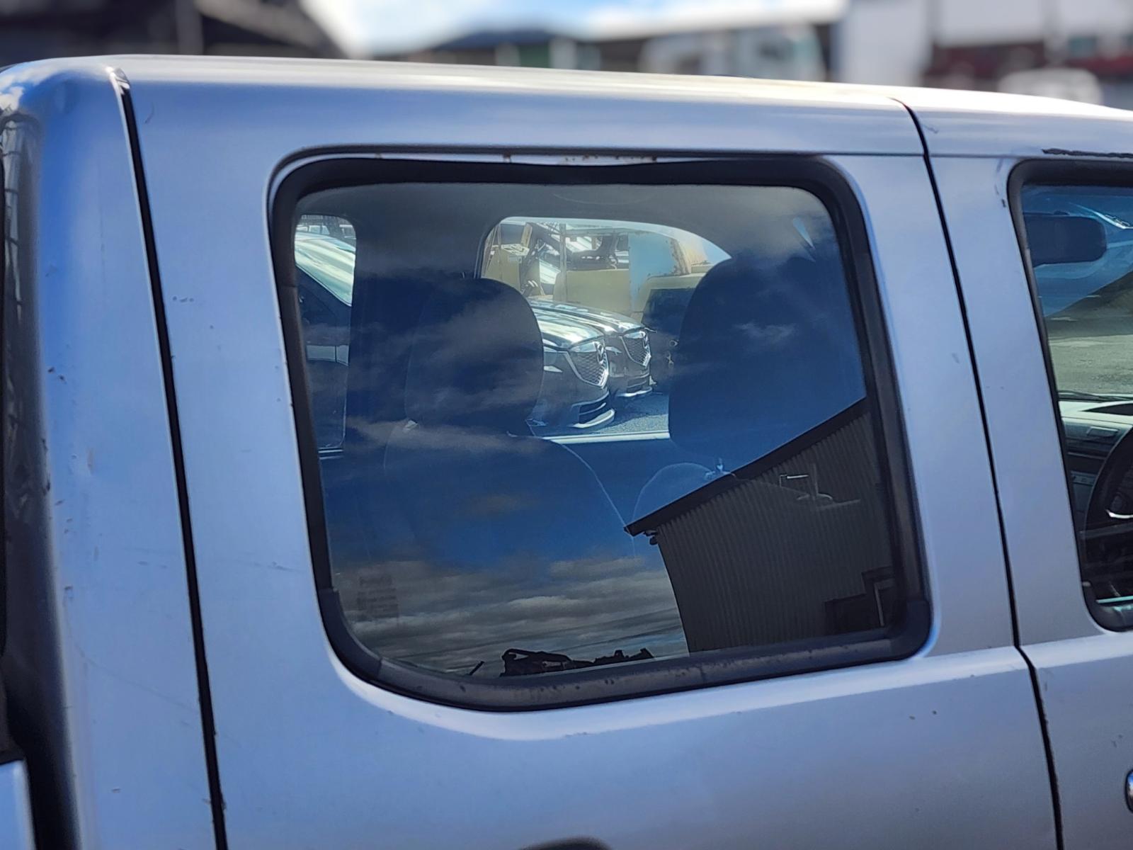 Right_Rear_Door_Window