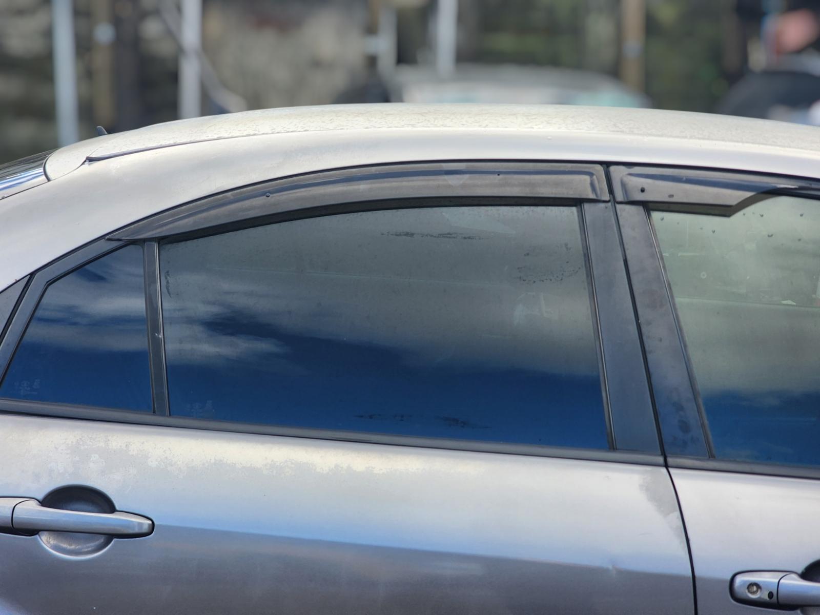 Right_Rear_Door_Window