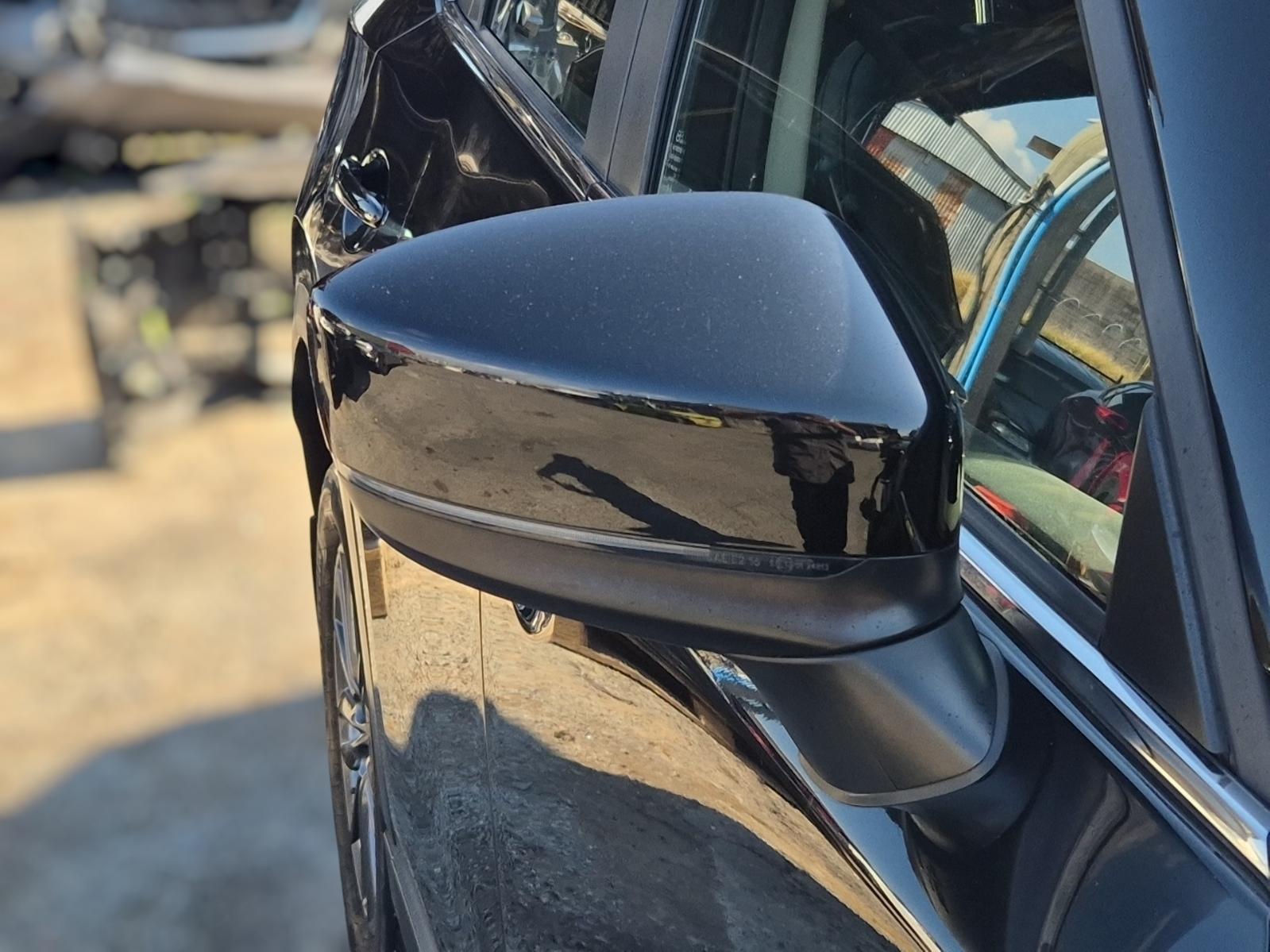 Right_Door_Mirror