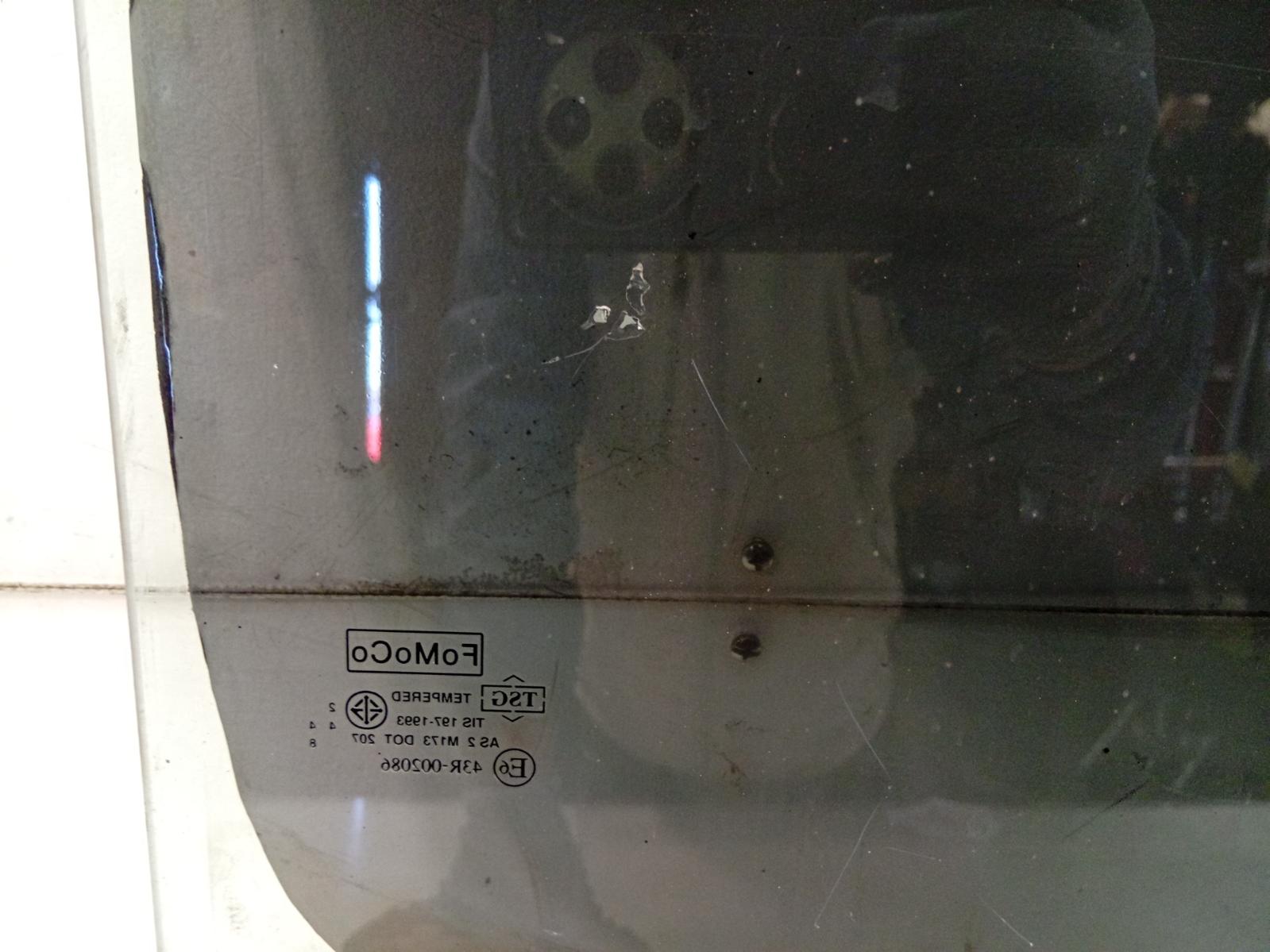 Right_Rear_Door_Window