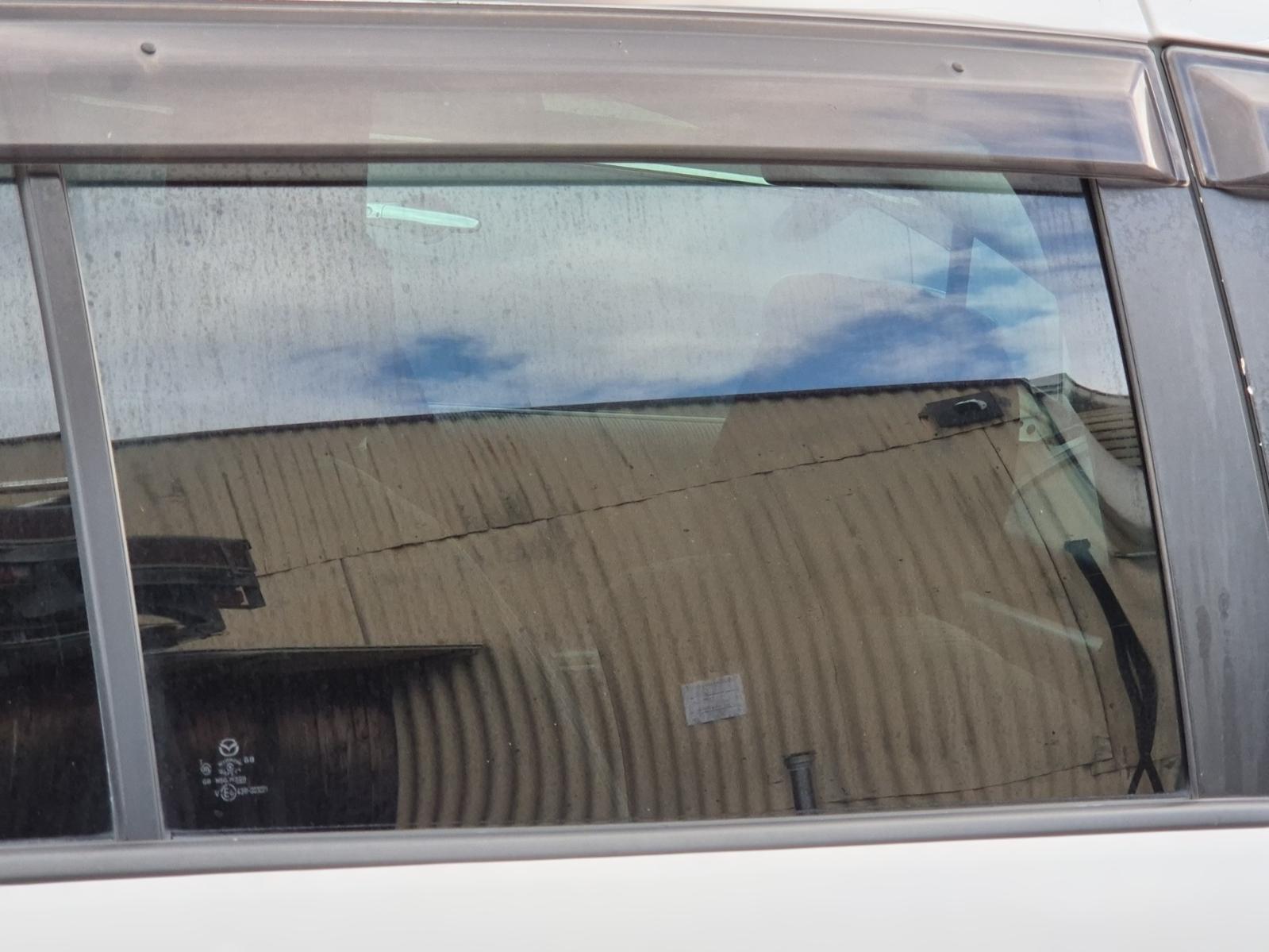 Right_Rear_Door_Window