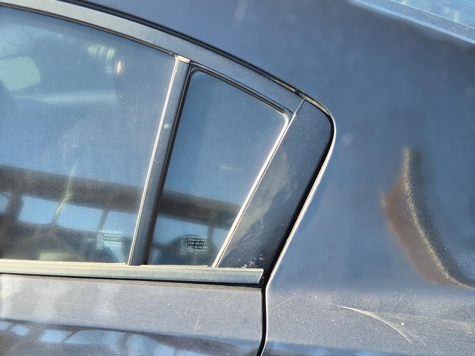 Left_Rear_1q_Door_Glass
