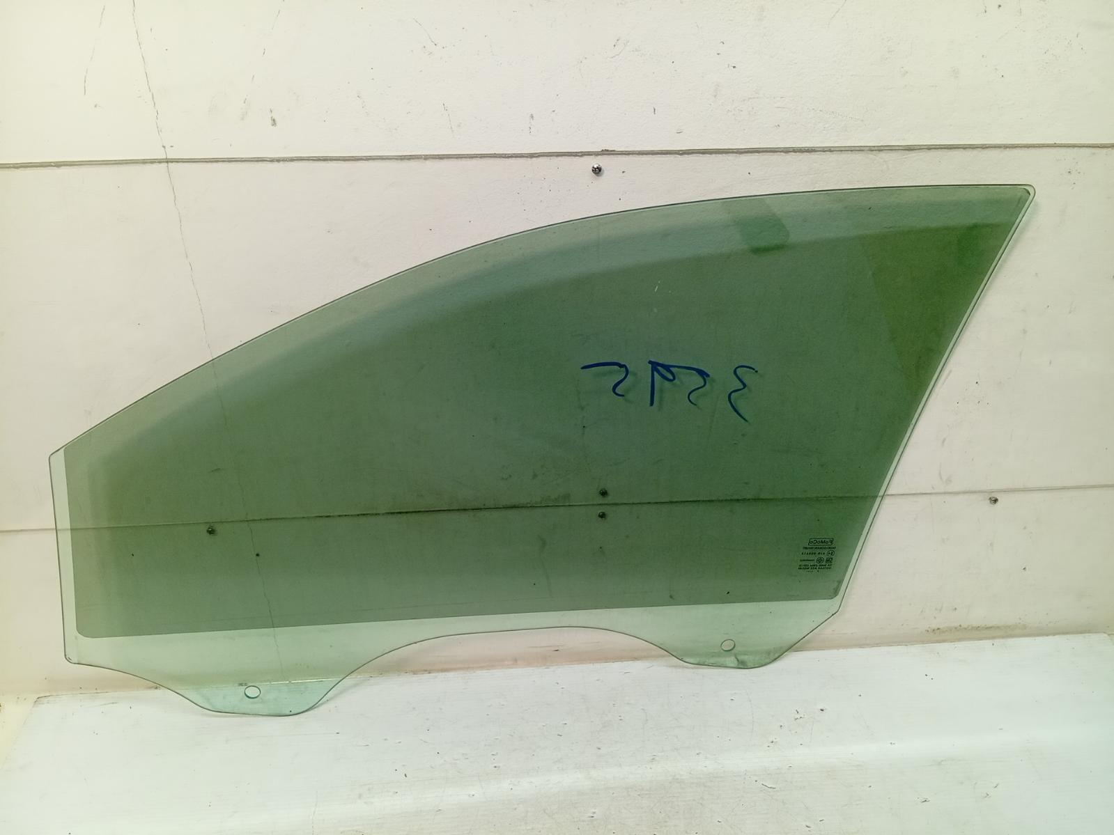Right_Front_Door_Window