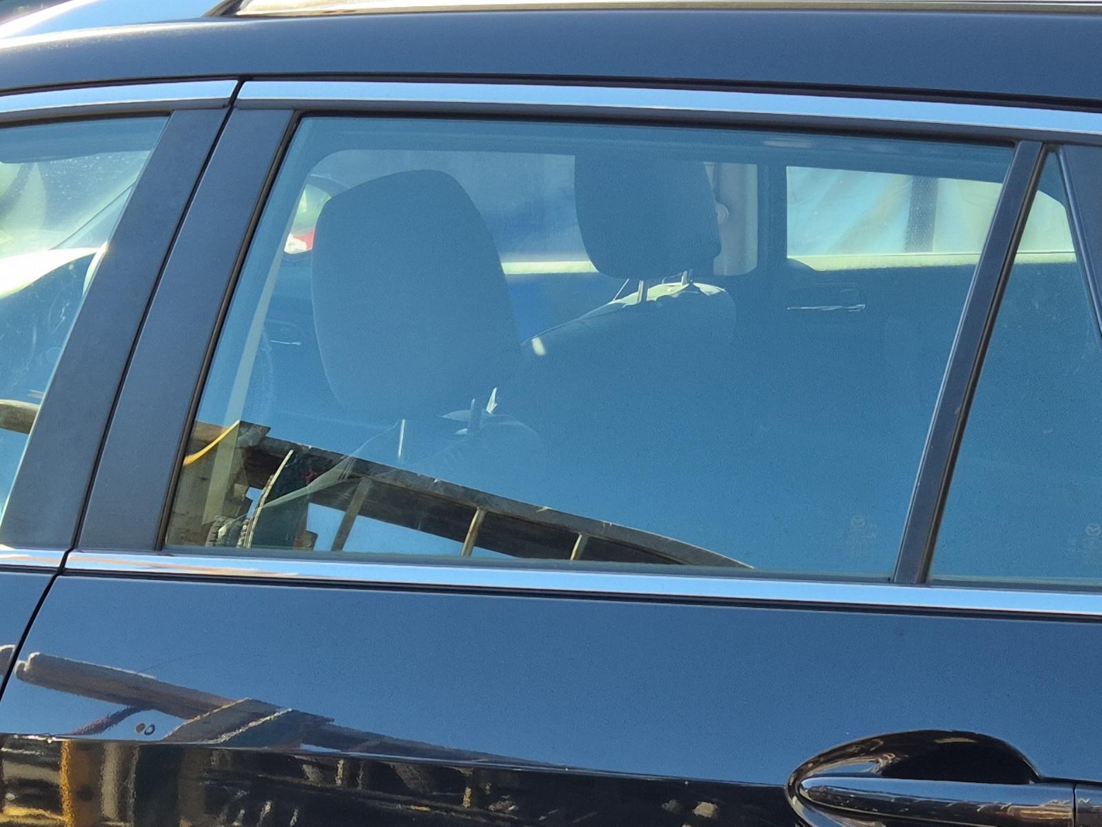 Left_Rear_Door_Window