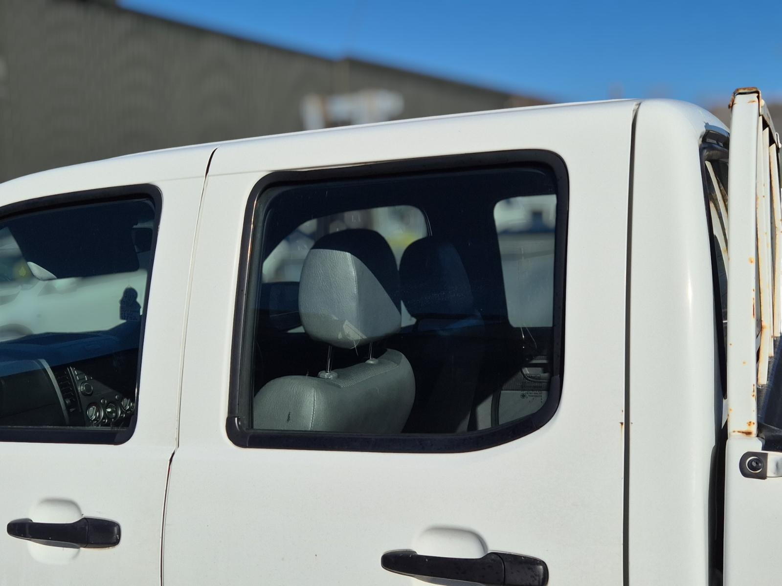 Left_Rear_Door_Window