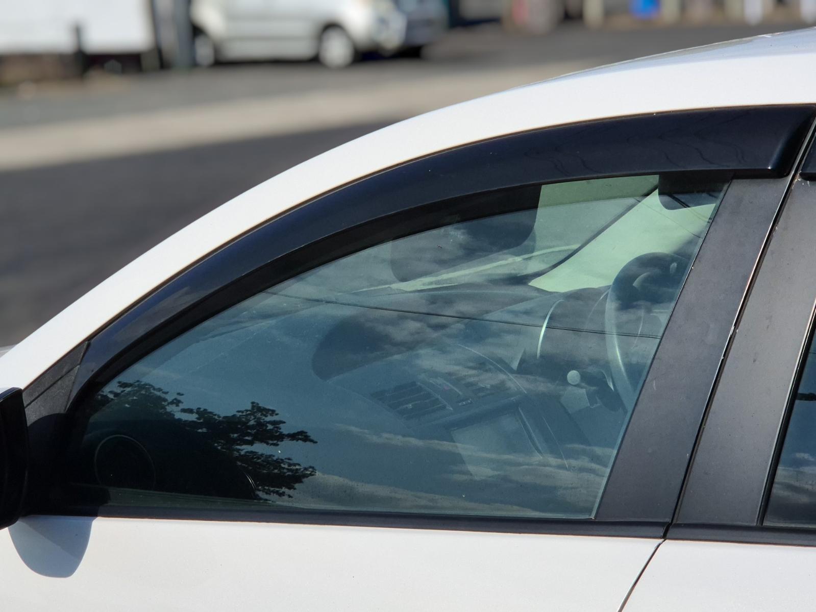 Left_Front_Door_Window