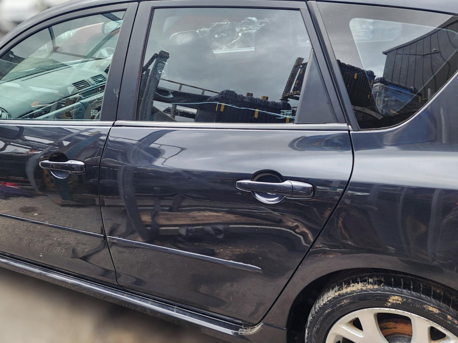 Left Rear Door Sliding