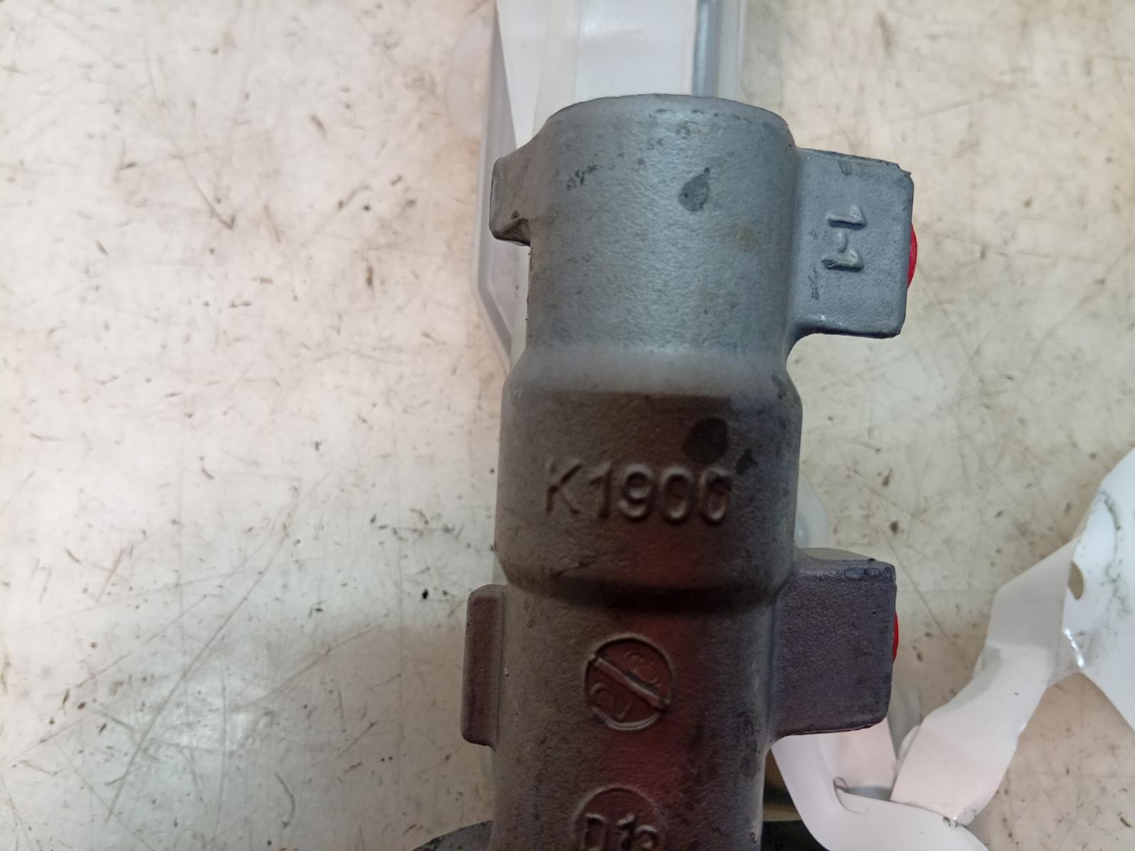 Master_Cylinder