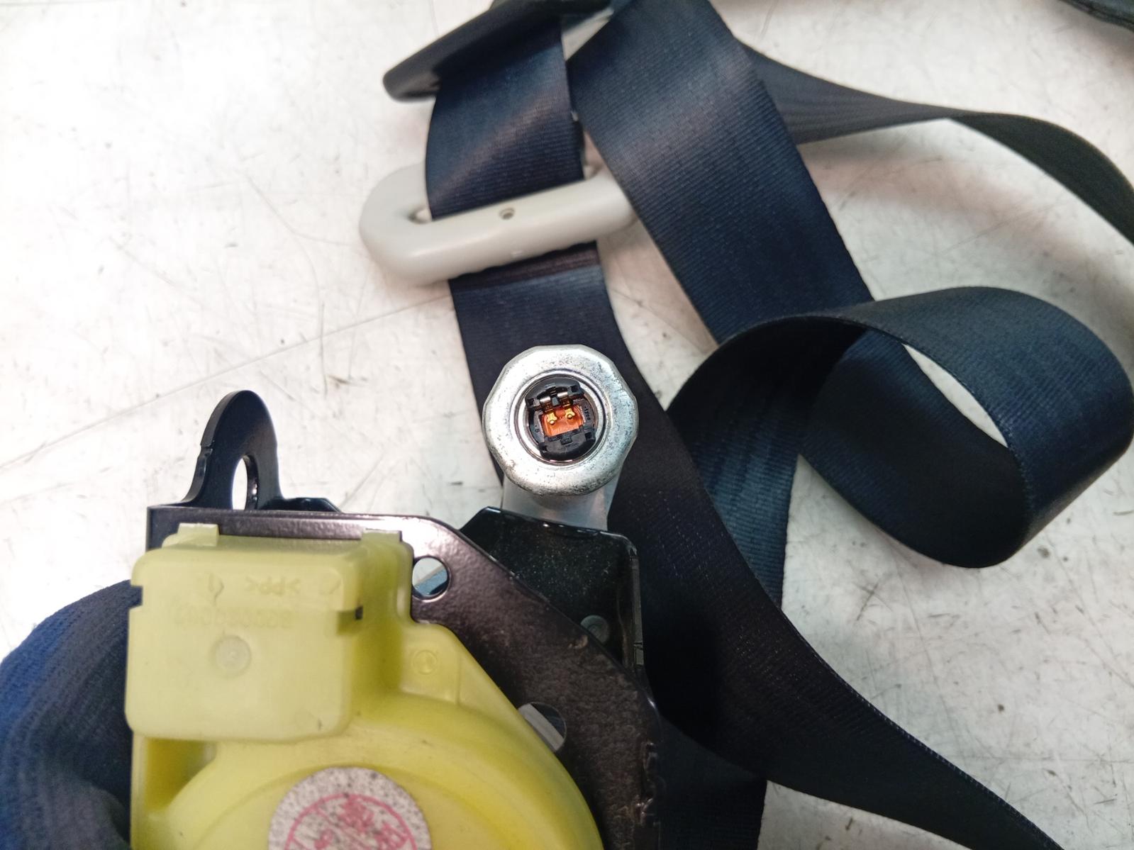Seat_Belt_Stalk