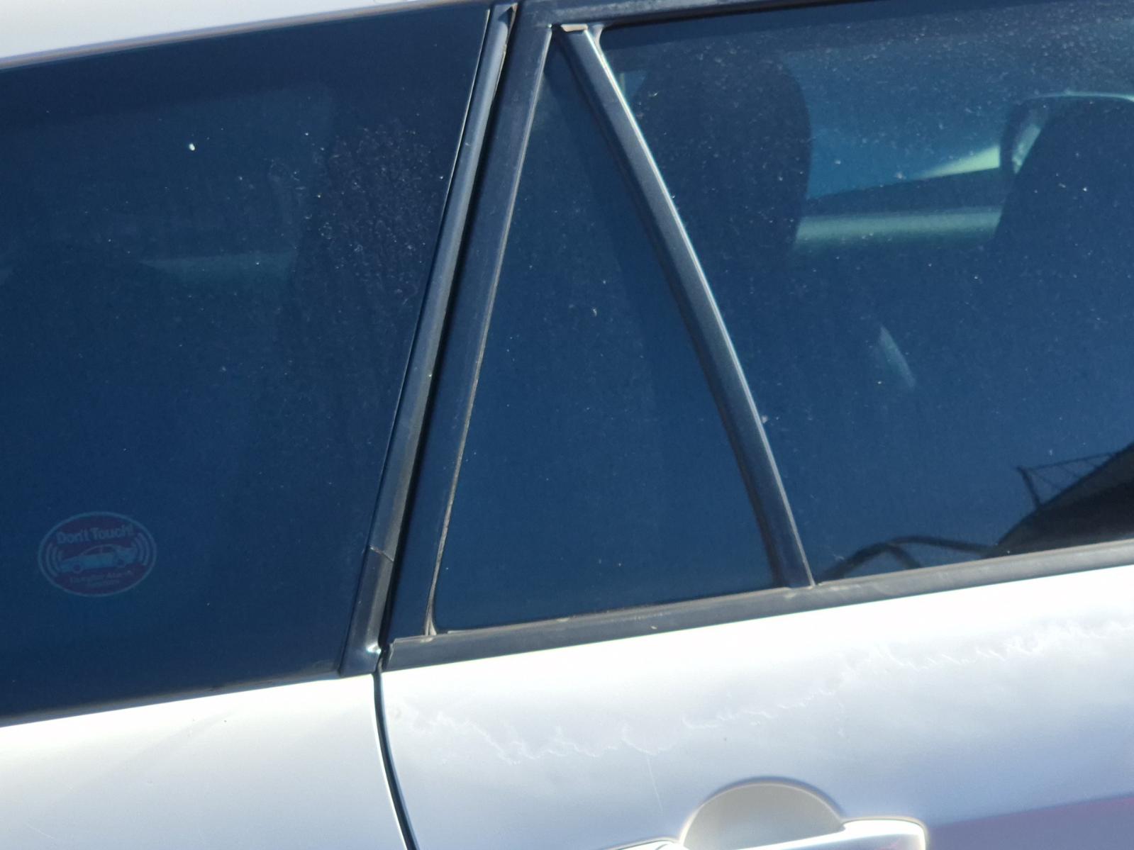 Right_Rear_1q_Door_Glass