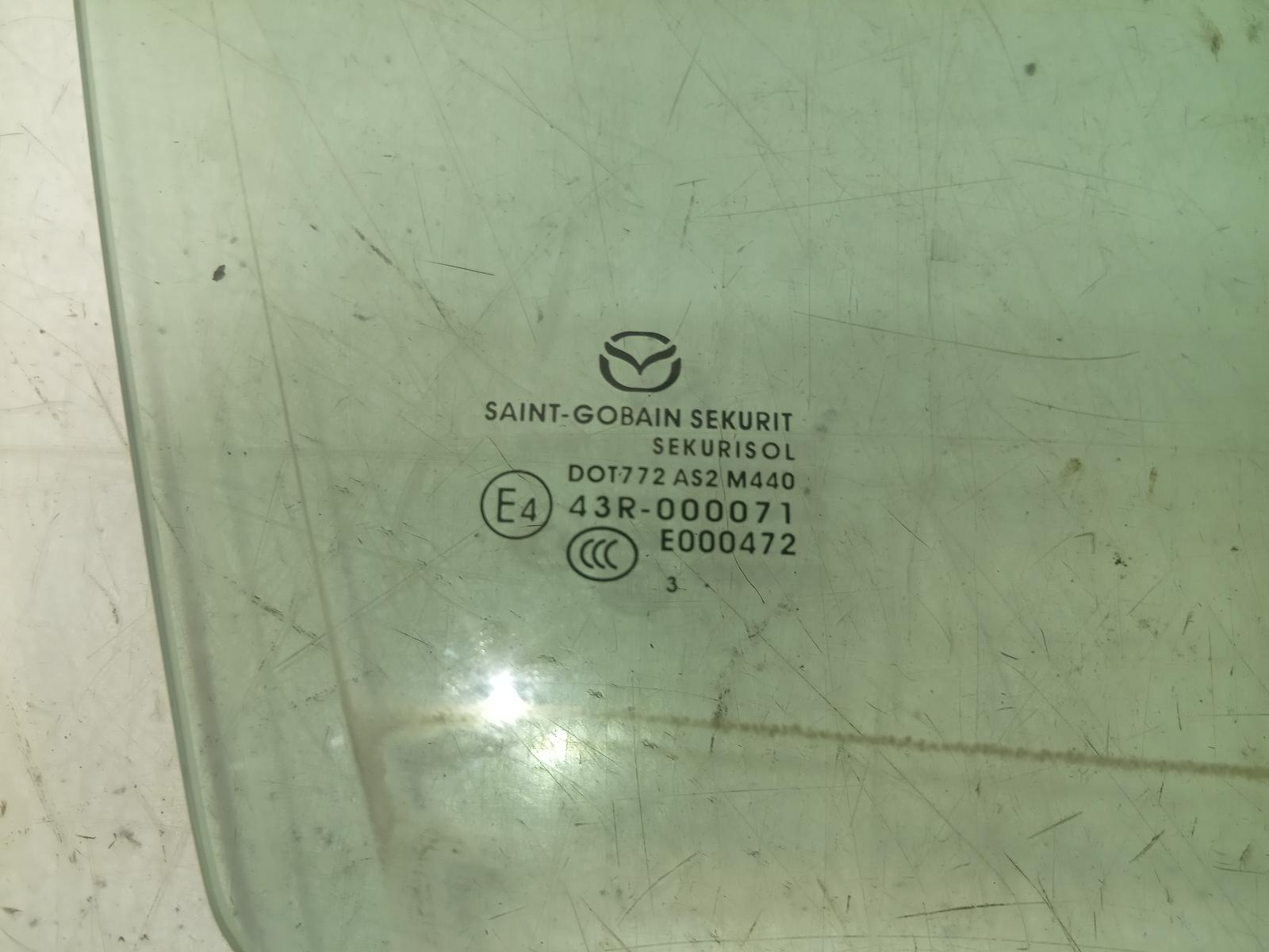 Right_Front_Door_Window